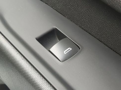 Used 2024 Chevrolet Silverado 2500 Custom w/ Custom Value Package image 37