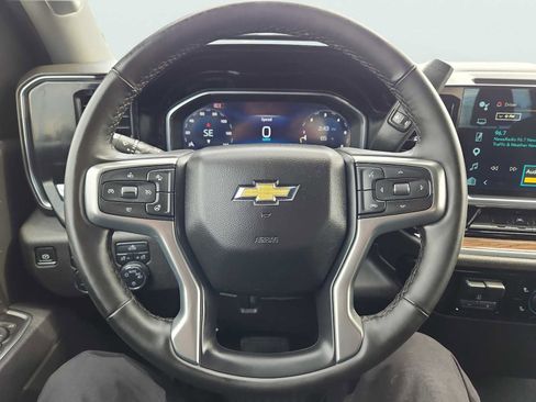 Used 2025 Chevrolet Silverado 1500 LT AWD/4WD image 29