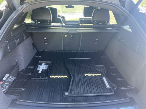 Certified 2024 Land Rover Range Rover Velar Dynamic SE image 32