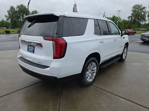 Used 2024 GMC Yukon SLT w/ SLT Luxury Package AWD/4WD image 6