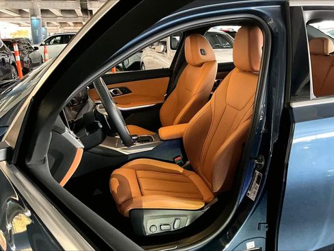 Certified 2025 BMW 330i Sedan image 7