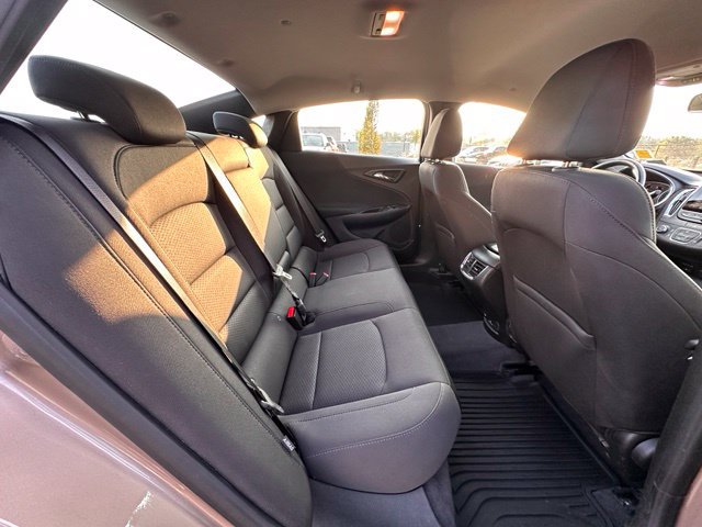 Used 2018 Chevrolet Malibu LT FWD image 32
