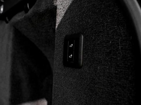 Used 2018 Land Rover Range Rover Sport HSE image 55