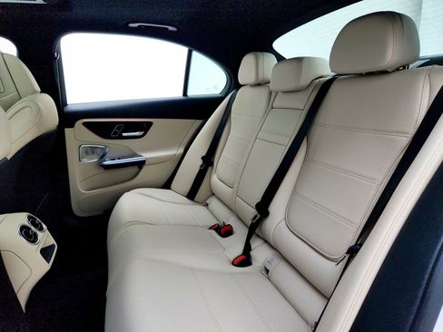 Used 2025 Mercedes-Benz C 300 Sedan image 18