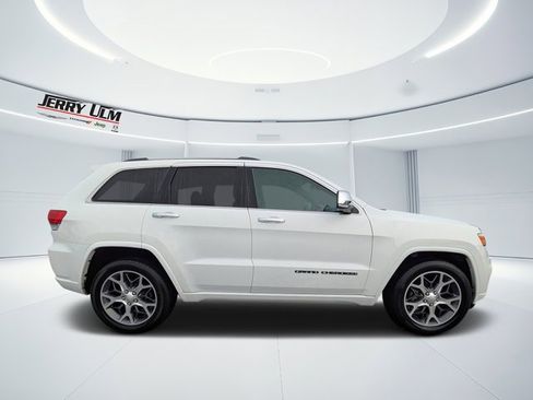 Used 2020 Jeep Grand Cherokee Overland image 2