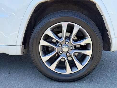Used 2018 Jeep Grand Cherokee Overland image 12
