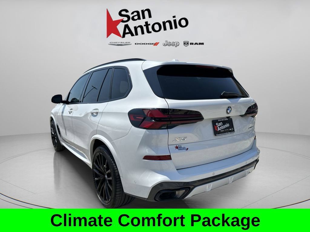 Used 2025 BMW X5 xDrive40i w/ M Sport Package AWD/4WD image 11