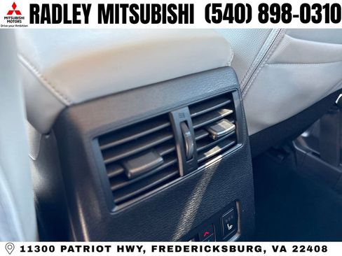 Used 2023 Mitsubishi Outlander SEL AWD/4WD image 12