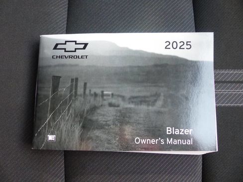 Used 2025 Chevrolet Blazer LT image 45
