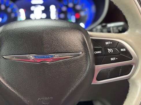 Used 2017 Chrysler Pacifica Limited w/ UConnect Theater Package FWD image 32