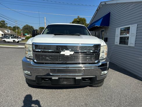 Used 2011 Chevrolet Silverado 2500 LTZ w/ LTZ Plus Package image 2