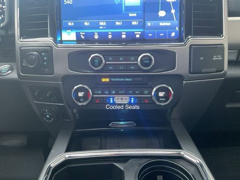 Used 2022 Ford F250 Platinum w/ FX4 Off-Road Package image 18