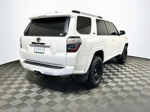Certified 2021 Toyota 4Runner SR5 Premium w/ Moonroof Package AWD/4WD image 8