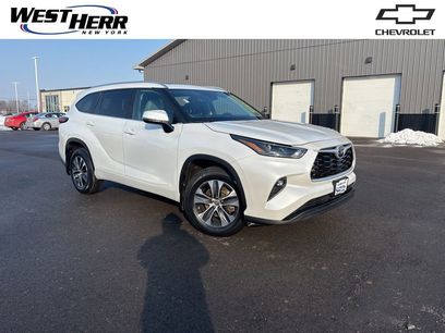 Used 2023 Toyota Highlander XLE