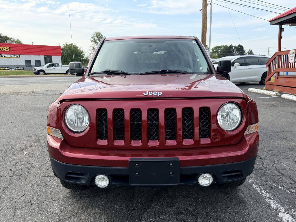 Used 2016 Jeep Patriot High Altitude AWD/4WD image 2