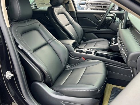 New 2026 Lincoln Corsair Premiere image 9