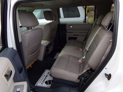 Used 2009 Ford Flex SE image 7