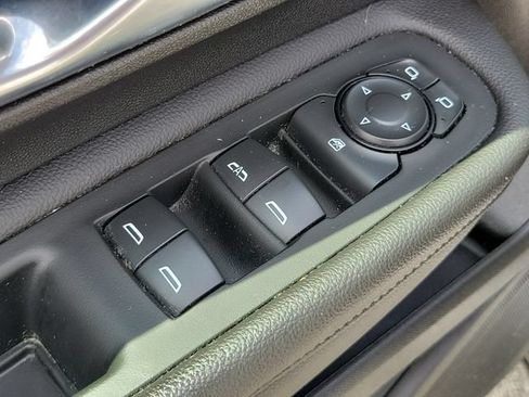 Used 2022 GMC Terrain SLE w/ Driver Convenience Package FWD image 22