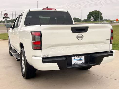 Used 2024 Nissan Frontier SV RWD image 5