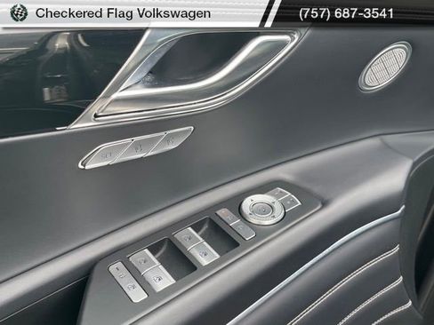 Used 2025 Genesis GV80 2.5T Standard AWD/4WD image 14