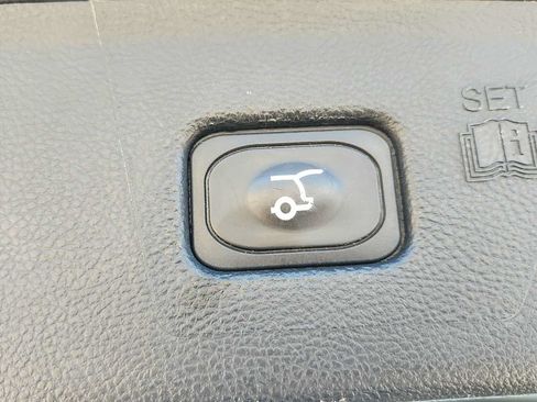 Used 2021 Ford Edge ST-Line FWD image 28