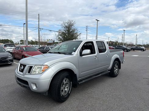 Used 2010 Nissan Frontier PRO-4X w/ Pro-4x Value Truck Pkg image 3
