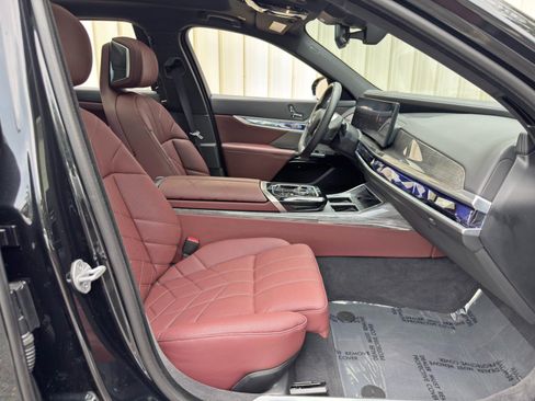 Used 2023 BMW i7 xDrive60 AWD/4WD image 16