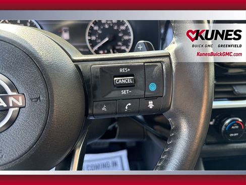 Used 2025 Nissan Pathfinder SV AWD/4WD image 22