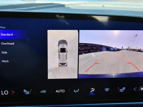 Used 2024 Chevrolet Equinox EV LT w/ LPO, Trailering Package image 18