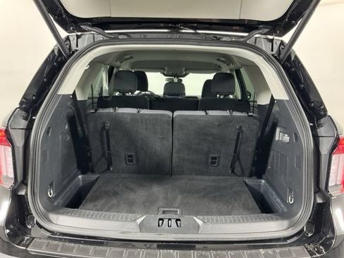 Used 2025 Ford Explorer Active AWD/4WD image 28