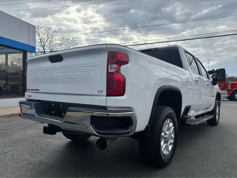 Used 2025 Chevrolet Silverado 2500 LT AWD/4WD image 11