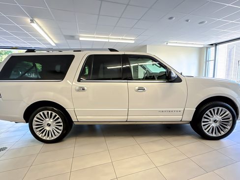 Used 2015 Lincoln Navigator L 4WD w/ Equipment Group 101A Reserve image 3