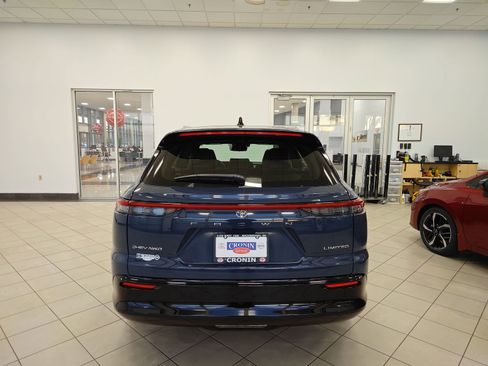 New 2025 Toyota Crown Signia image 3