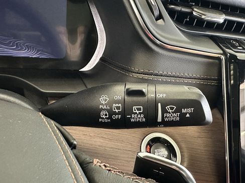 New 2025 Jeep Grand Cherokee Summit w/ Luxury Tech Group V image 26