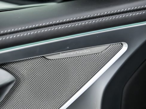 Used 2022 BMW M8 Competition w/ M Carbon Exterior Package AWD/4WD image 20