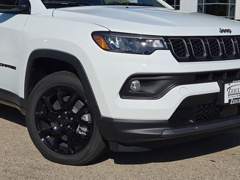 New 2026 Jeep Compass Latitude image 3