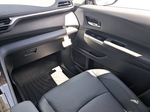 New 2026 Toyota Sienna Limited FWD image 17