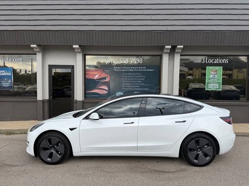 Used 2023 Tesla Model 3 Standard Range RWD image 2