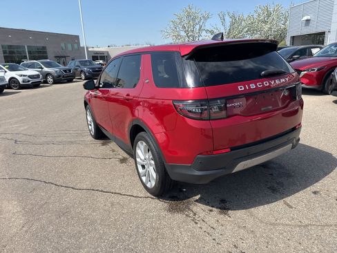 Used 2020 Land Rover Discovery Sport SE image 7