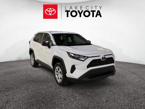 Used 2025 Toyota RAV4 LE image 10