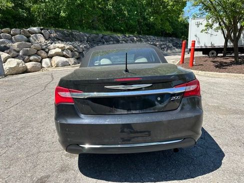 Used 2014 Chrysler 200 Touring FWD image 4