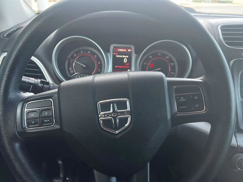 Used 2019 Dodge Journey SE image 7
