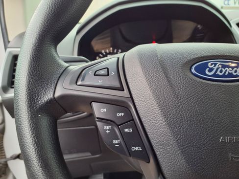 Used 2019 Ford Edge SE FWD image 8
