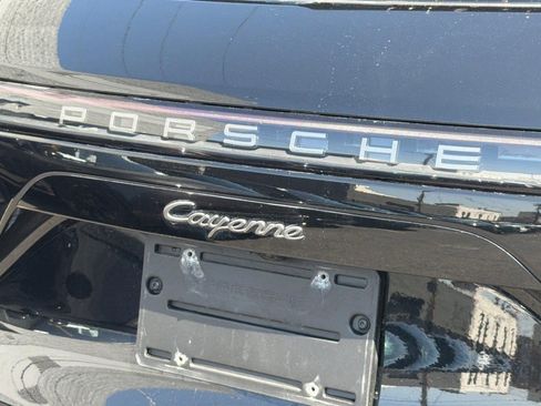 Used 2023 Porsche Cayenne Platinum Edition AWD/4WD image 24