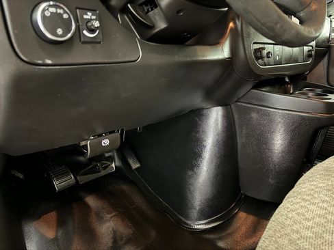 Used 2017 GMC Savana 2500 image 87