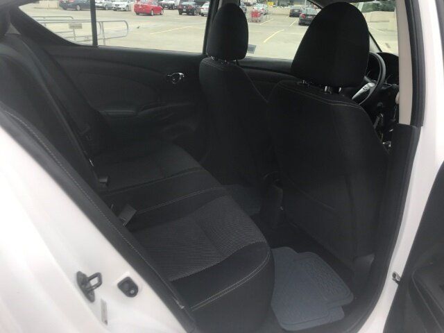 Used 2016 Nissan Versa SV FWD image 6