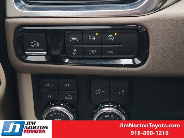 Used 2026 GMC Yukon Denali AWD/4WD image 23