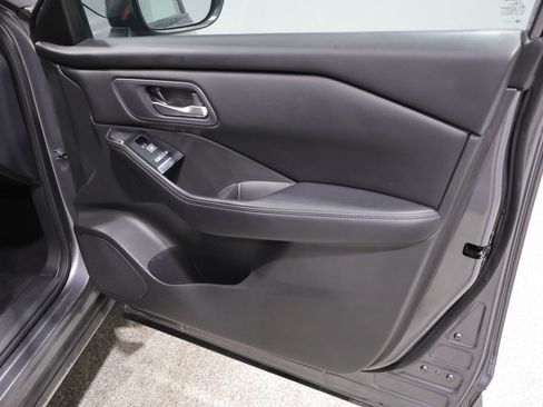 Used 2024 Nissan Rogue SV AWD/4WD image 26