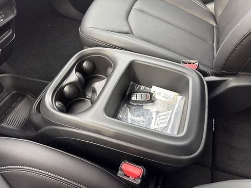 New 2026 Chrysler Pacifica Select image 23