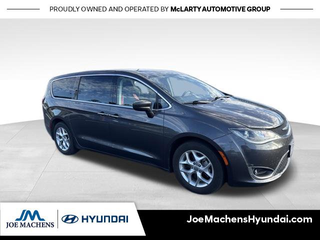 Used 2018 Chrysler Pacifica Touring Plus w/ Tire & Wheel Group FWD image 5
